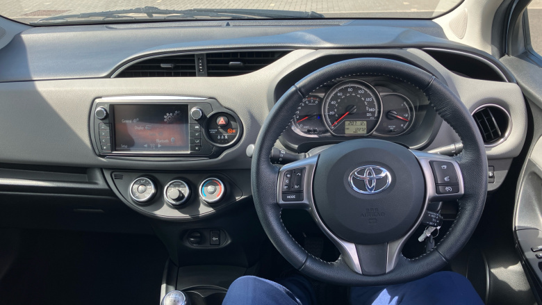 Toyota Yaris 1.33 VVT-i Icon 5dr Petrol Hatchback